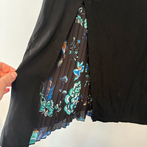 Desigual Evaristo Black Knit Dress | Peek-a-Boo Floral Pleat | Women’s XL - Picture 3 of 6